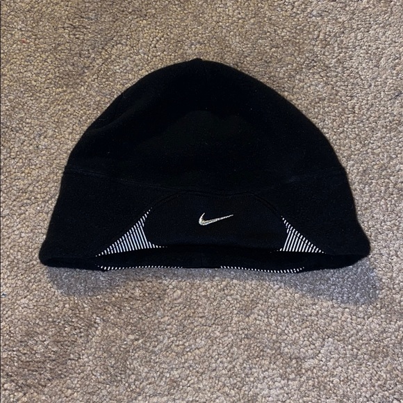 nike running hat with ponytail hole